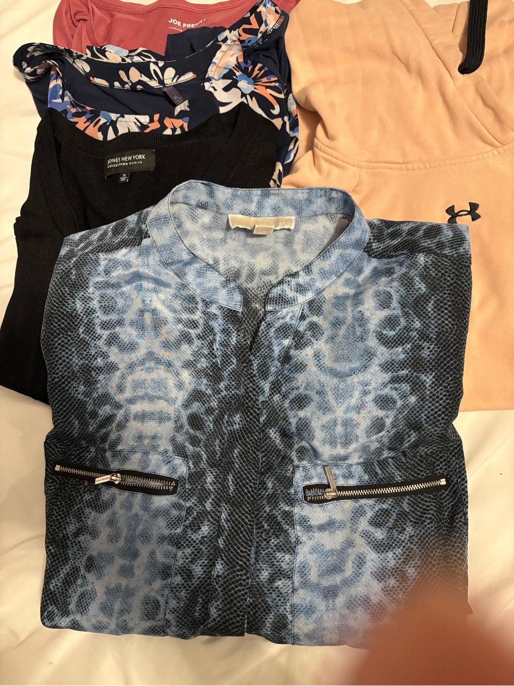 Lot of 5 women’s shirts 1x, 2x, and Xl
